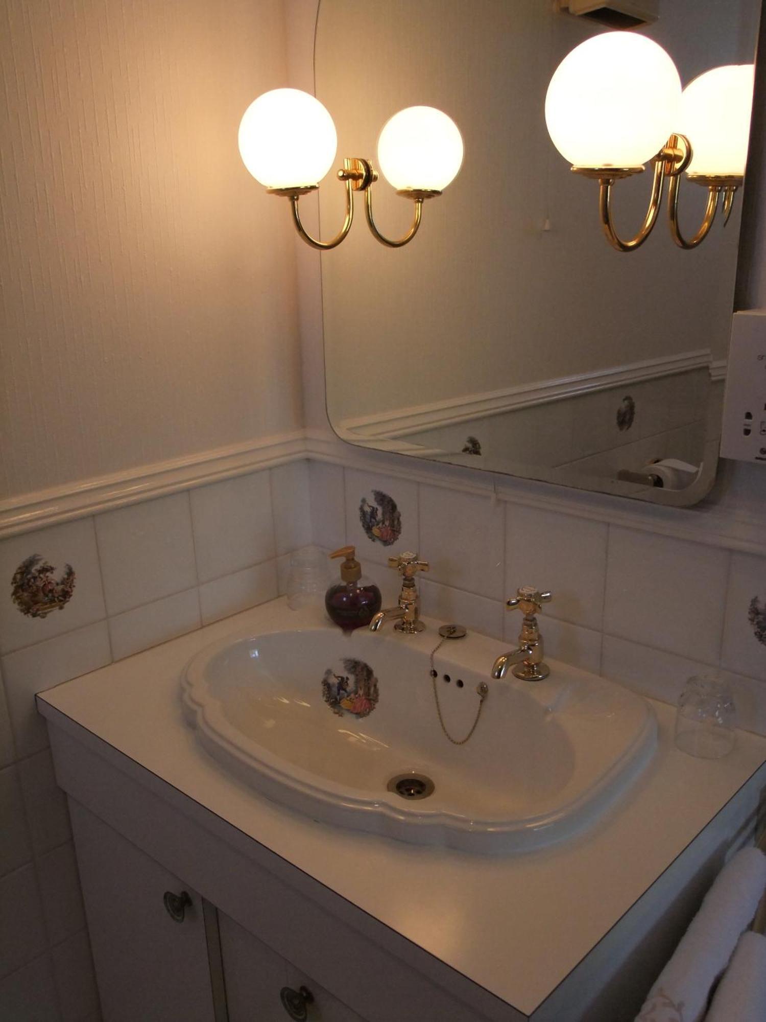 Bed and Breakfast Erw-Lon Farm Понтфаен Номер фото