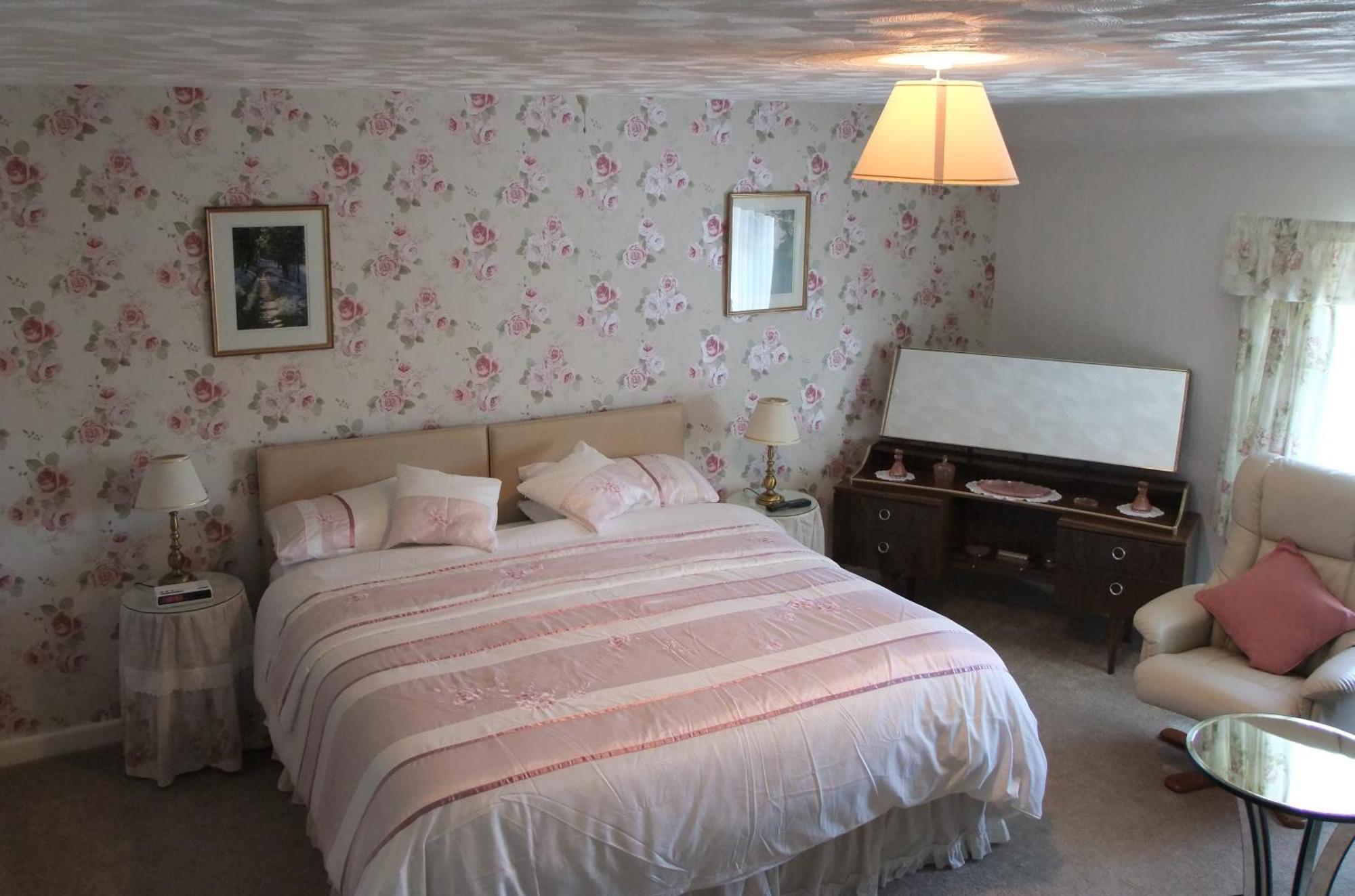 Bed and Breakfast Erw-Lon Farm Понтфаен Номер фото