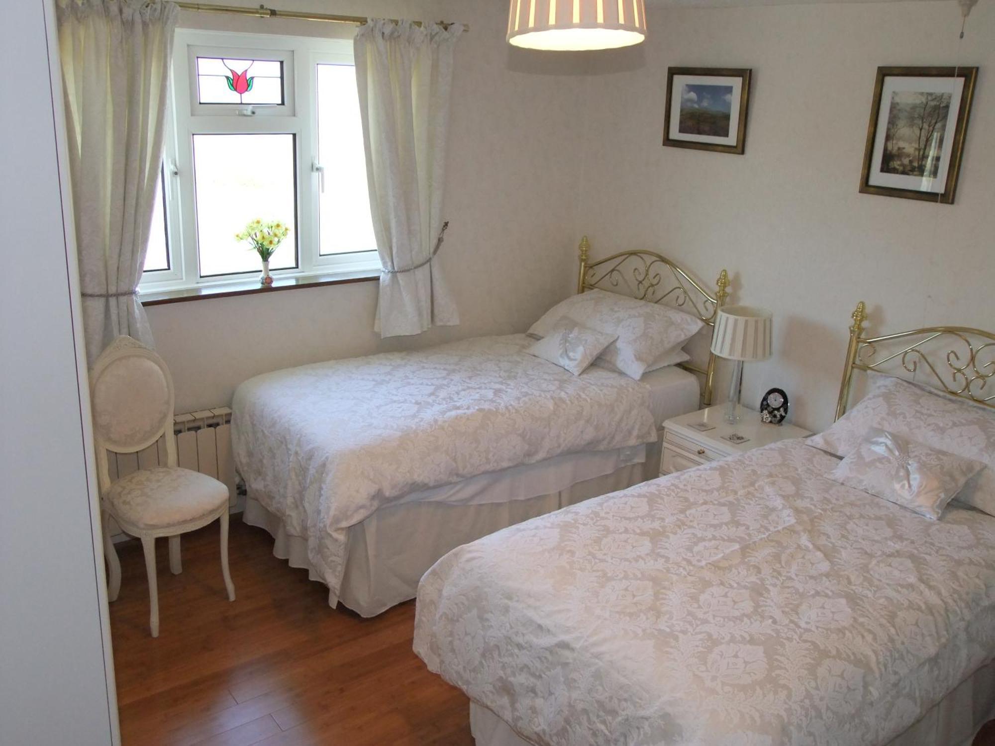 Bed and Breakfast Erw-Lon Farm Понтфаен Номер фото